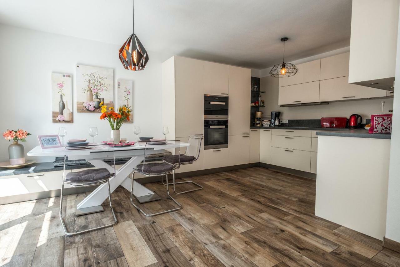 Moderne Souterrain-Wohnung Anif Exteriér fotografie