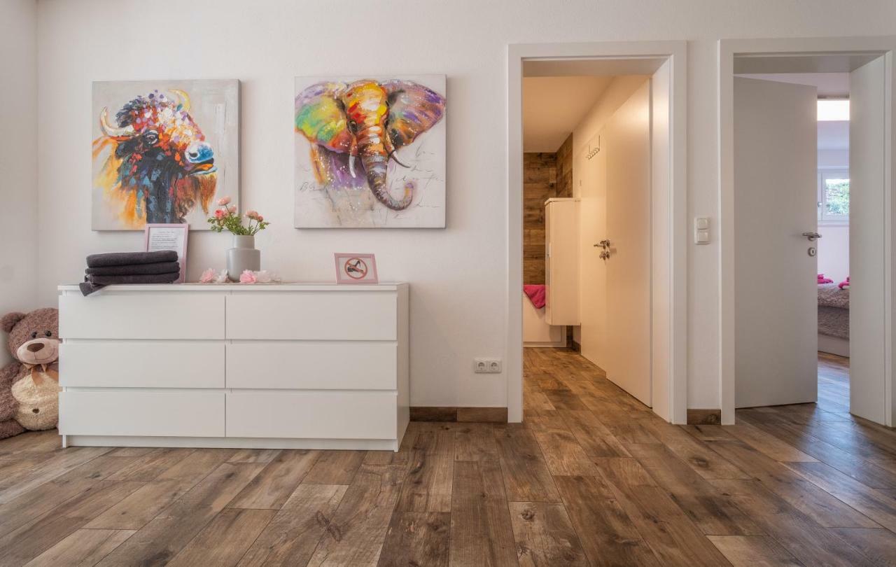 Moderne Souterrain-Wohnung Anif Exteriér fotografie