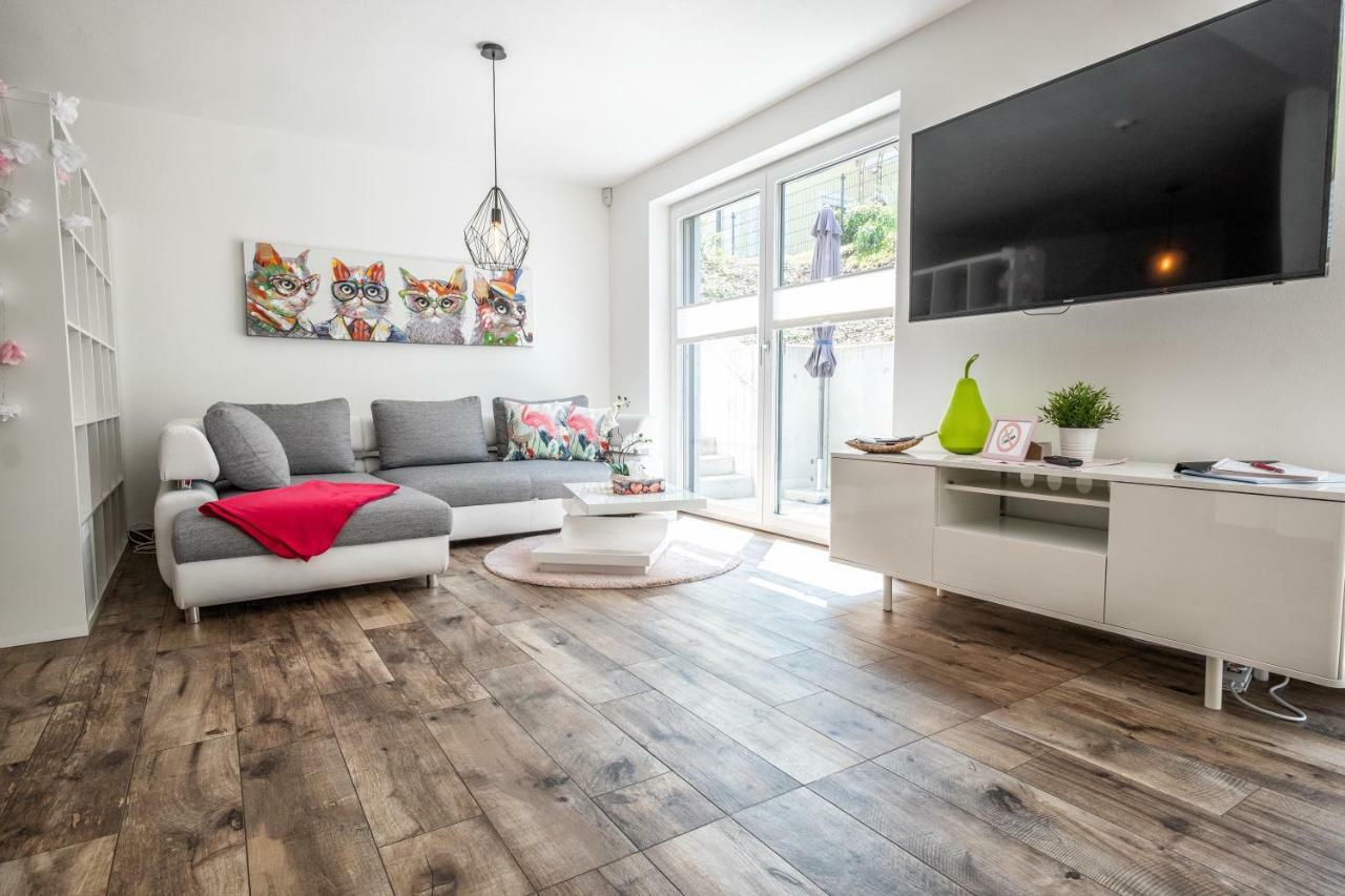 Moderne Souterrain-Wohnung Anif Exteriér fotografie