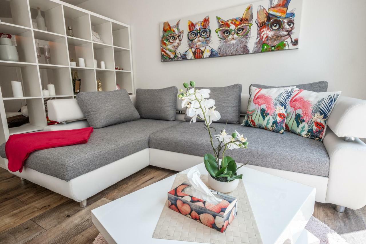 Moderne Souterrain-Wohnung Anif Exteriér fotografie